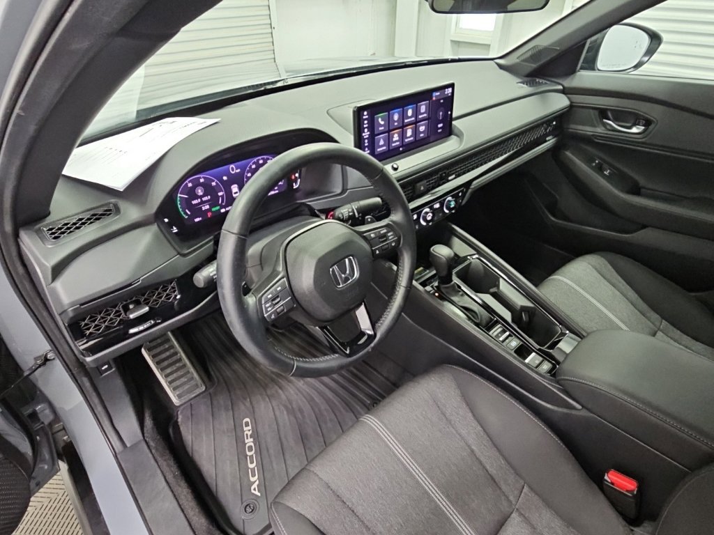 Used 2025 Honda Accord Sport image 12