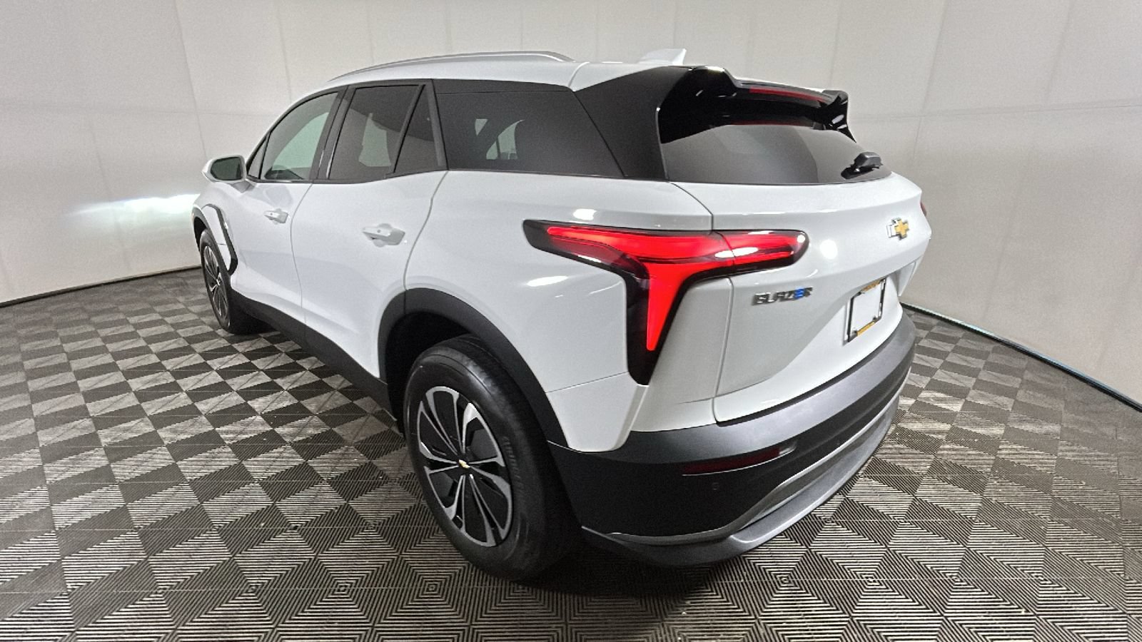 Used 2024 Chevrolet Blazer EV LT AWD/4WD image 5