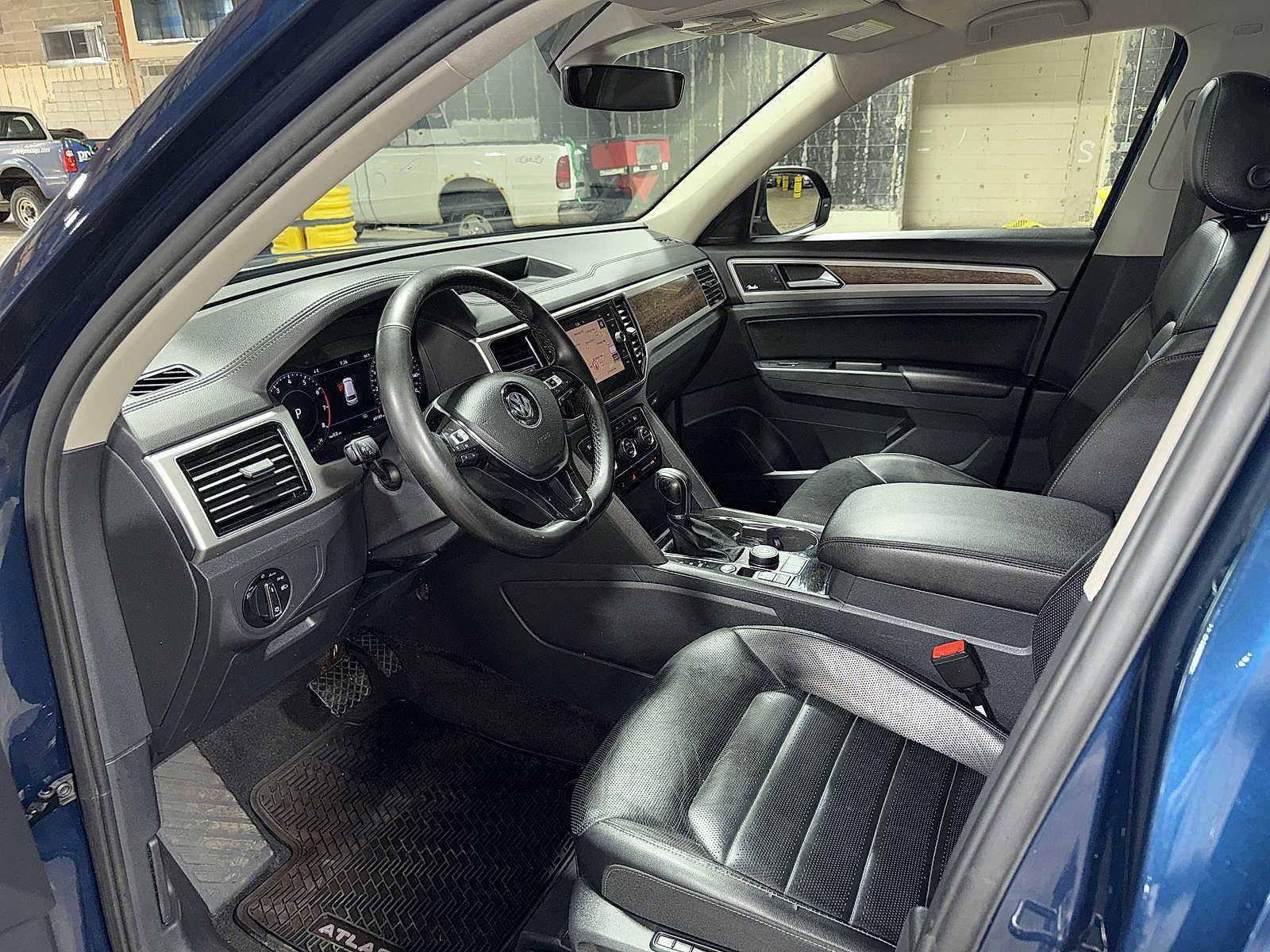 Used 2018 Volkswagen Atlas SEL Premium AWD/4WD image 33