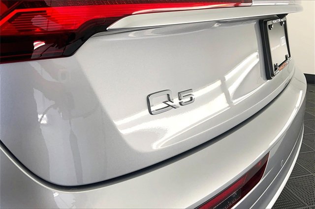 Certified 2024 Audi Q5 e Premium w/ Convenience Package image 8