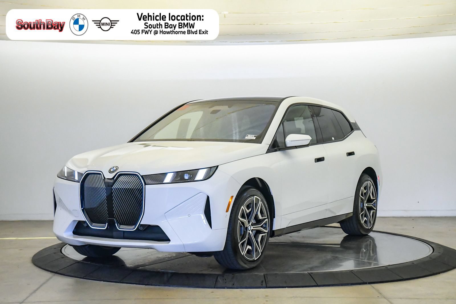 Used 2026 BMW iX xDrive60 AWD/4WD image 1