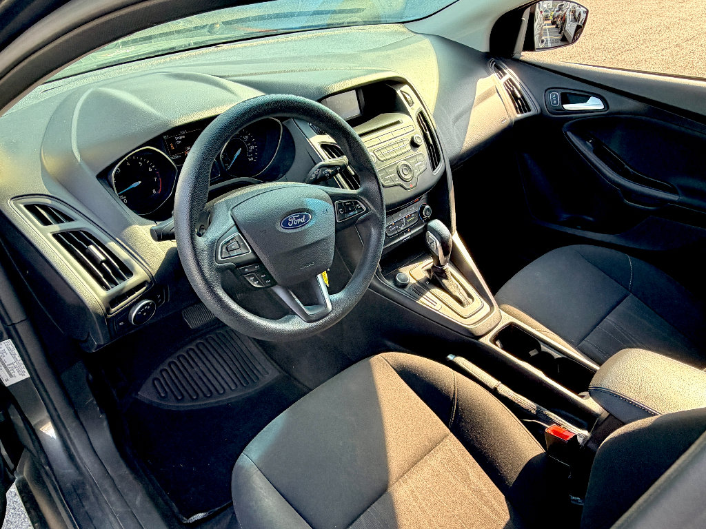 Used 2017 Ford Focus SE FWD image 12