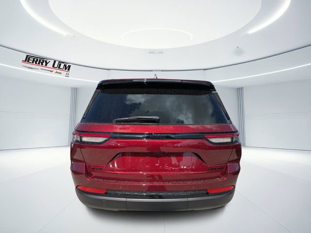 New 2025 Jeep Grand Cherokee Limited w/ Black Appearance Package image 4