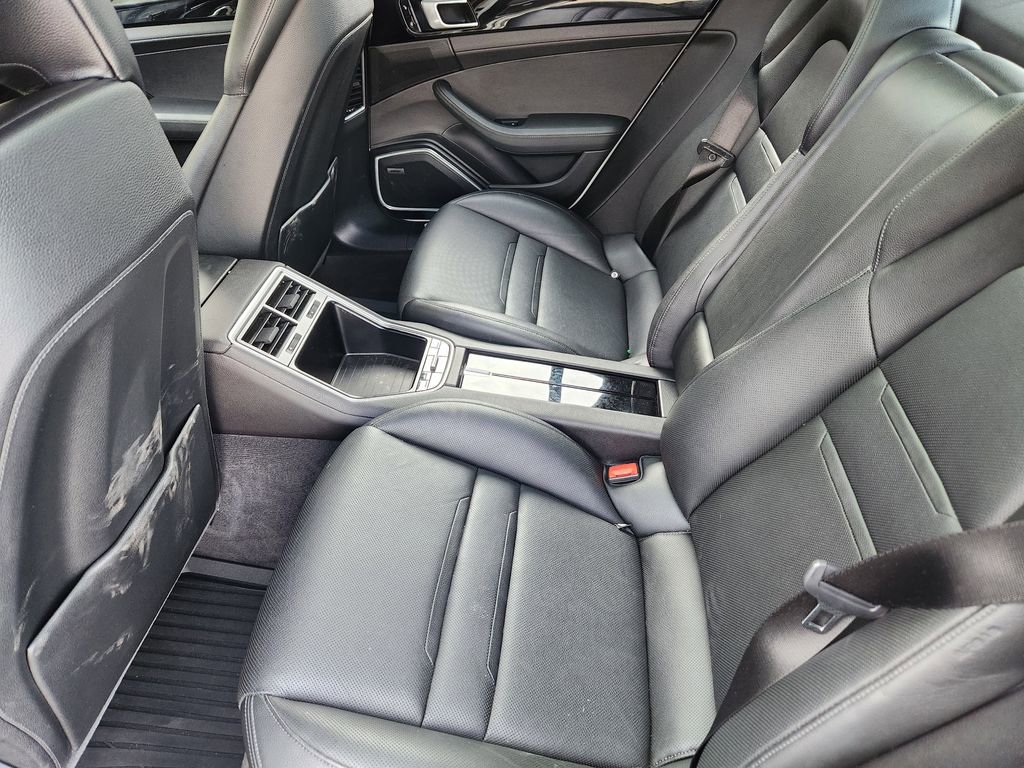 Used 2018 Porsche Panamera 4 image 12