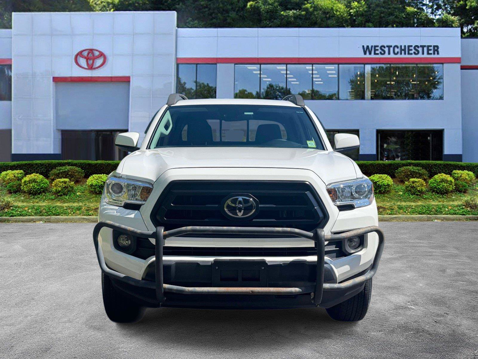 Used 2022 Toyota Tacoma SR AWD/4WD image 2