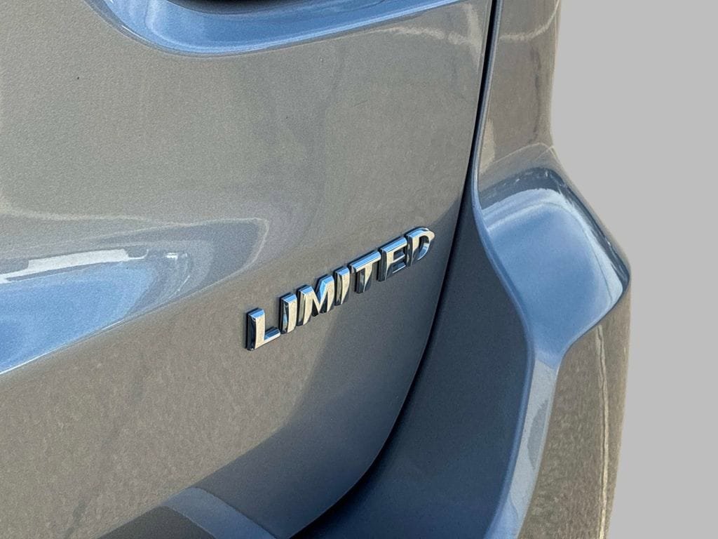 Used 2020 Jeep Grand Cherokee Limited AWD/4WD image 14