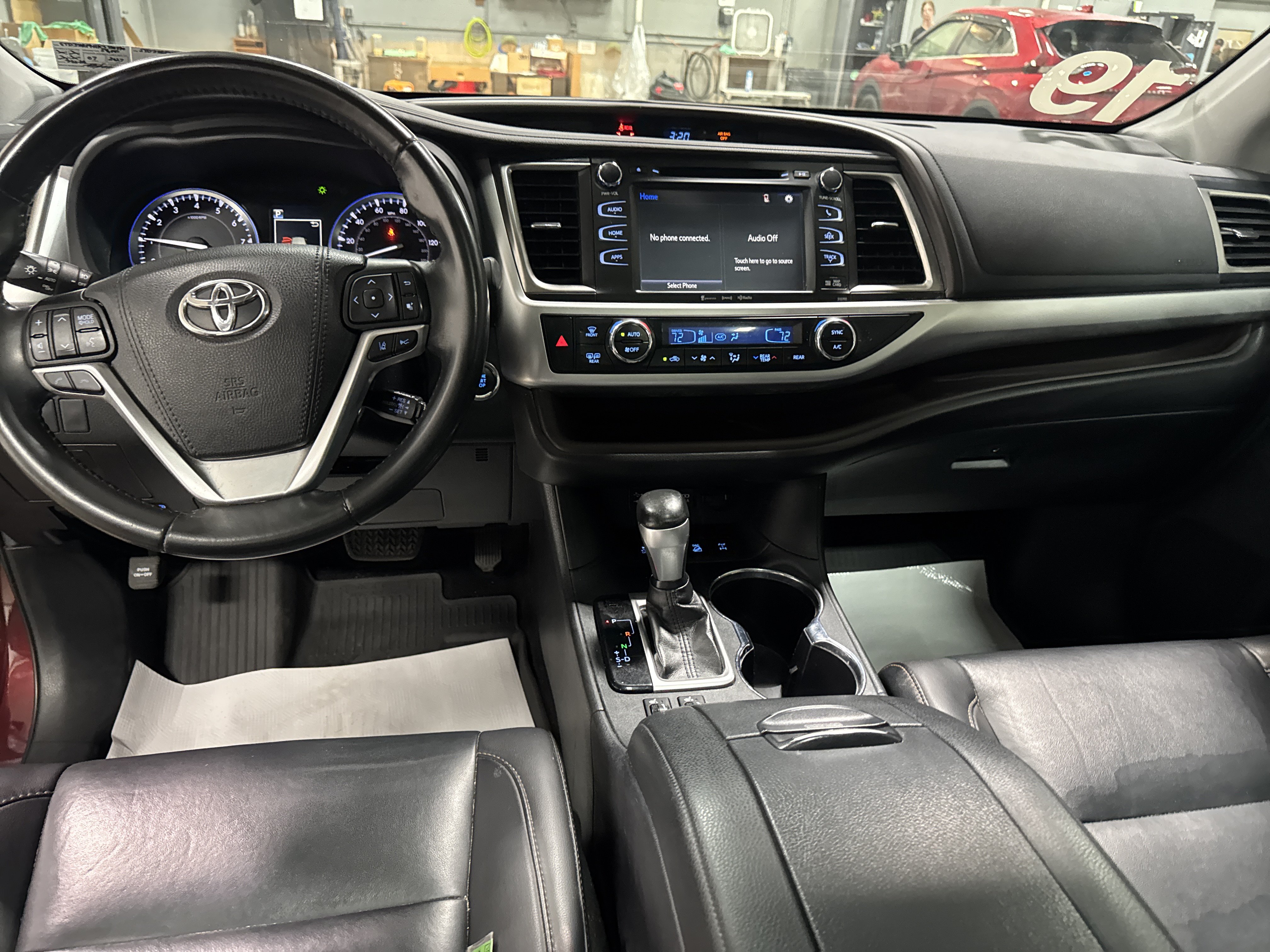 Used 2019 Toyota Highlander XLE AWD/4WD image 33
