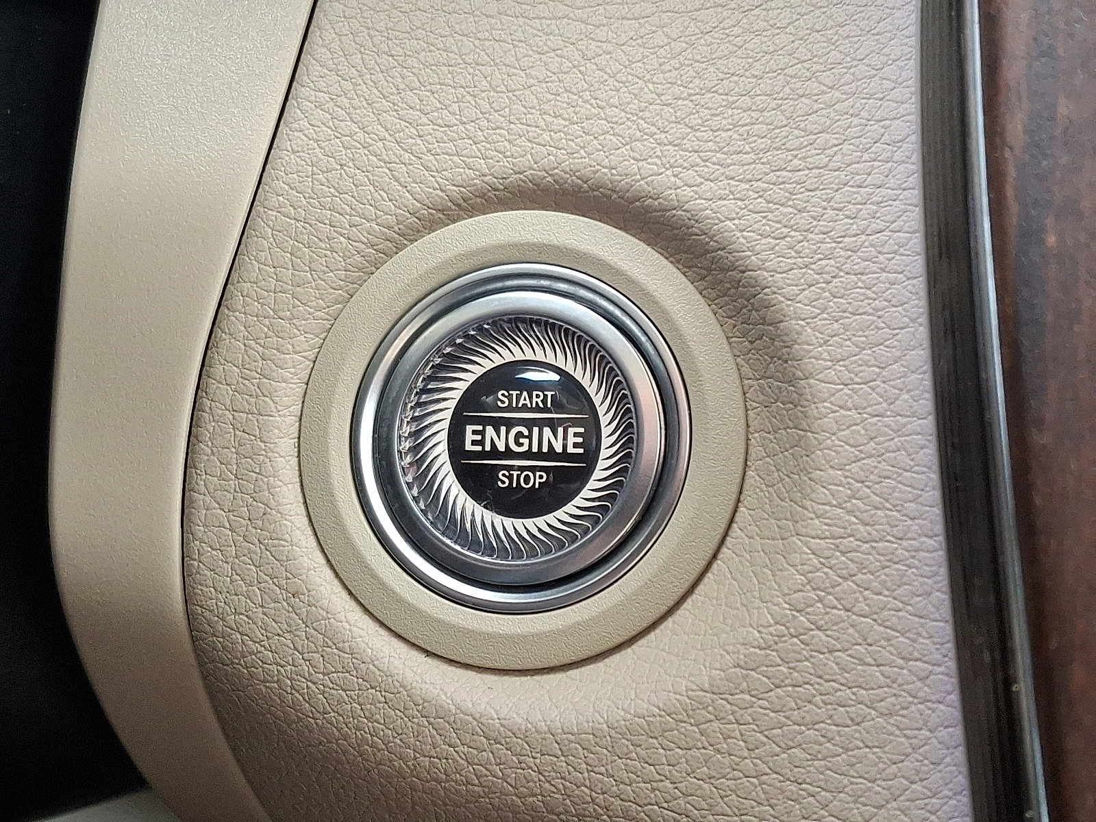 Used 2022 Mercedes-Benz GLC 300 4MATIC image 25