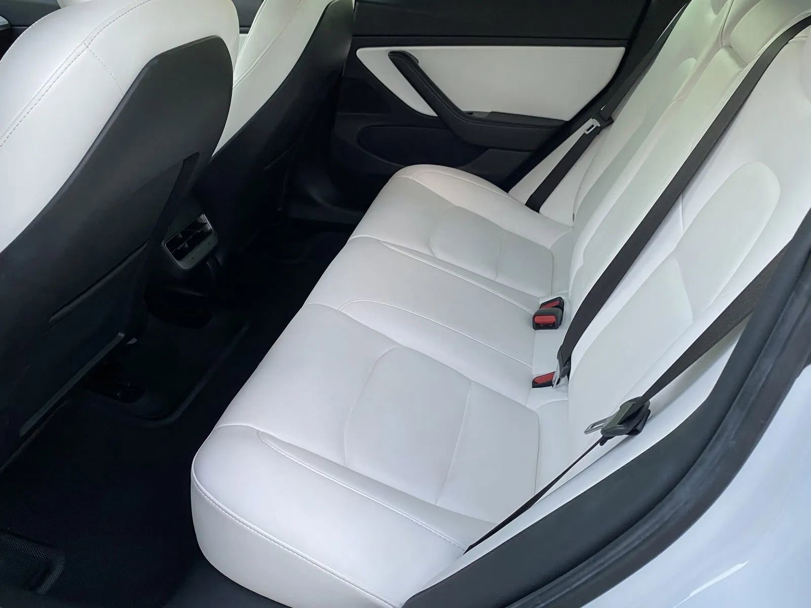 Used 2020 Tesla Model 3 image 9