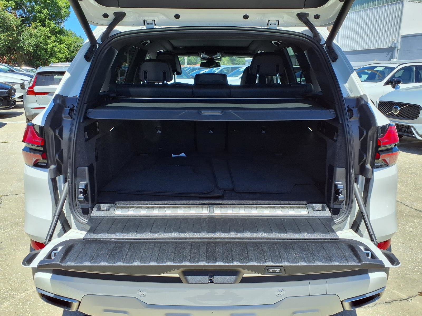 Used 2025 BMW X5 xDrive50e AWD/4WD image 18