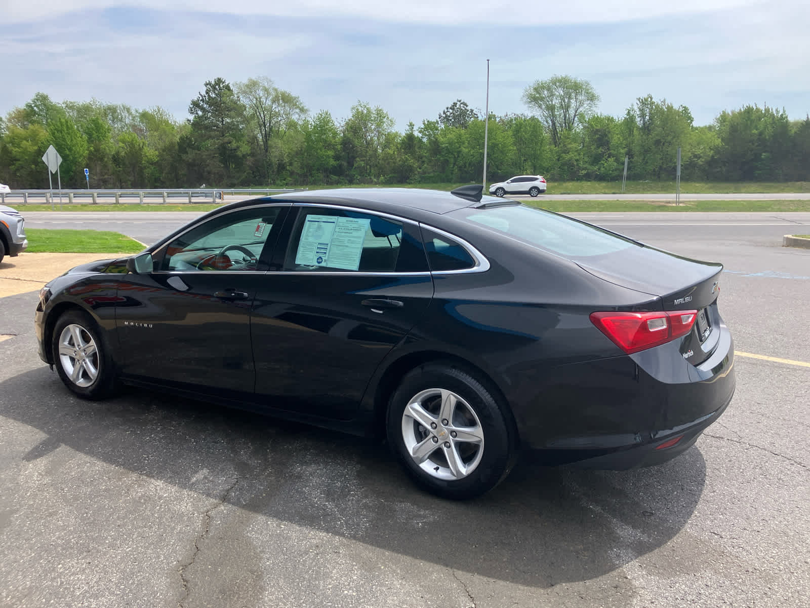 Used 2022 Chevrolet Malibu LS FWD image 4