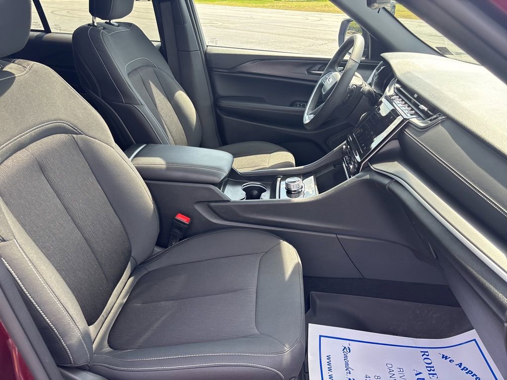 Used 2024 Jeep Grand Cherokee Laredo X w/ Luxury Tech Group I image 14