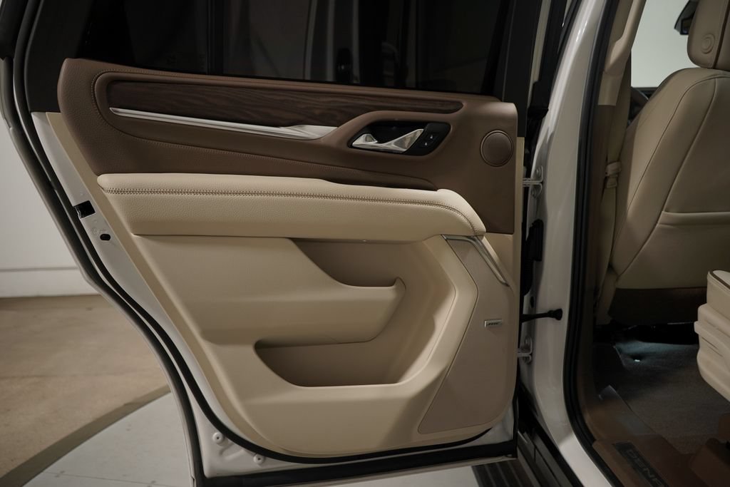 Used 2024 GMC Yukon Denali AWD/4WD image 17