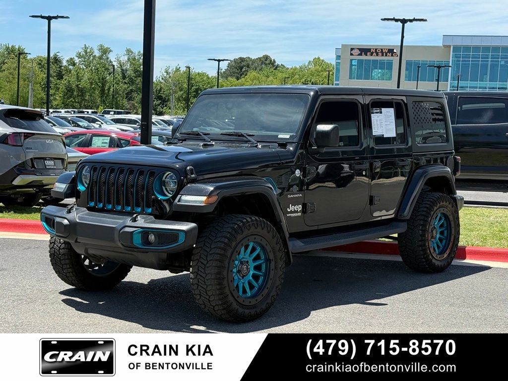Used 2018 Jeep Wrangler Unlimited Sahara AWD/4WD image 3