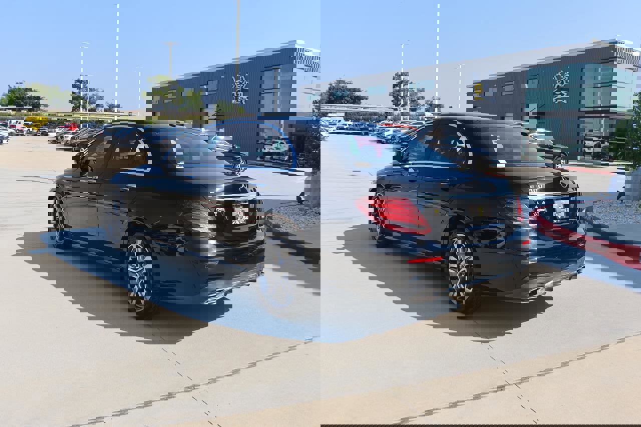 Used 2018 Mercedes-Benz E 300 image 3