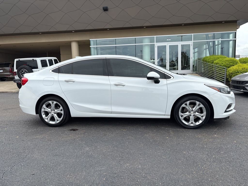 Used 2017 Chevrolet Cruze Premier image 4