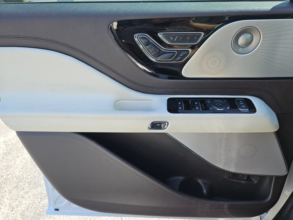Used 2023 Lincoln Aviator Black Label Grand Touring w/ Class IV Trailer Tow Package AWD/4WD image 26