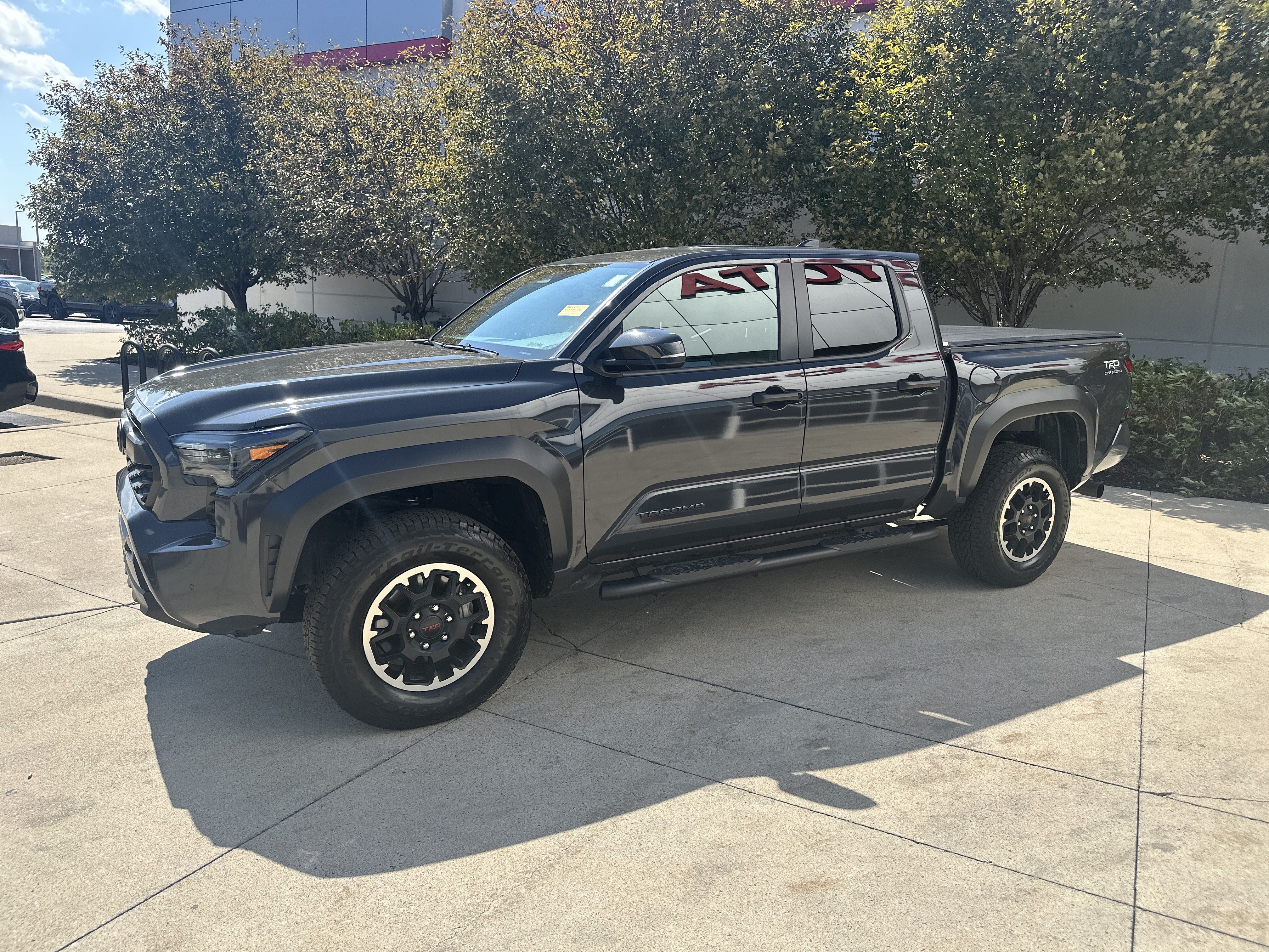 Used 2025 Toyota Tacoma TRD Off-Road w/ TRD Off Road Upgrade Package AWD/4WD image 3