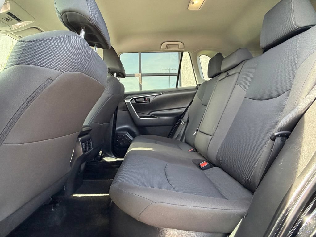 Used 2022 Toyota RAV4 LE AWD/4WD image 21