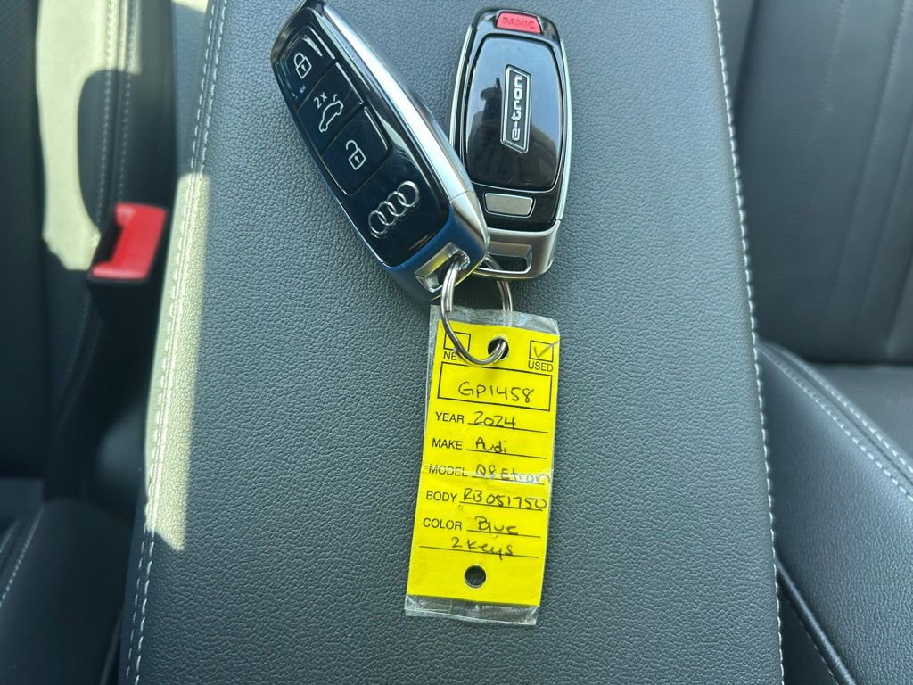 Used 2024 Audi Q8 e-tron Premium Plus w/ Premium Plus Package AWD/4WD image 63