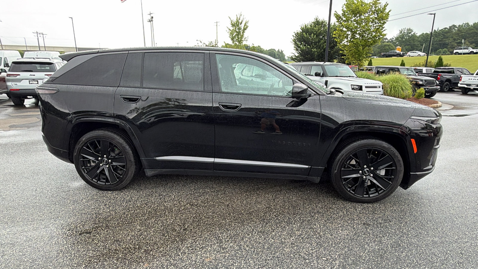 Used 2024 Jeep Wagoneer Launch Edition AWD/4WD image 7