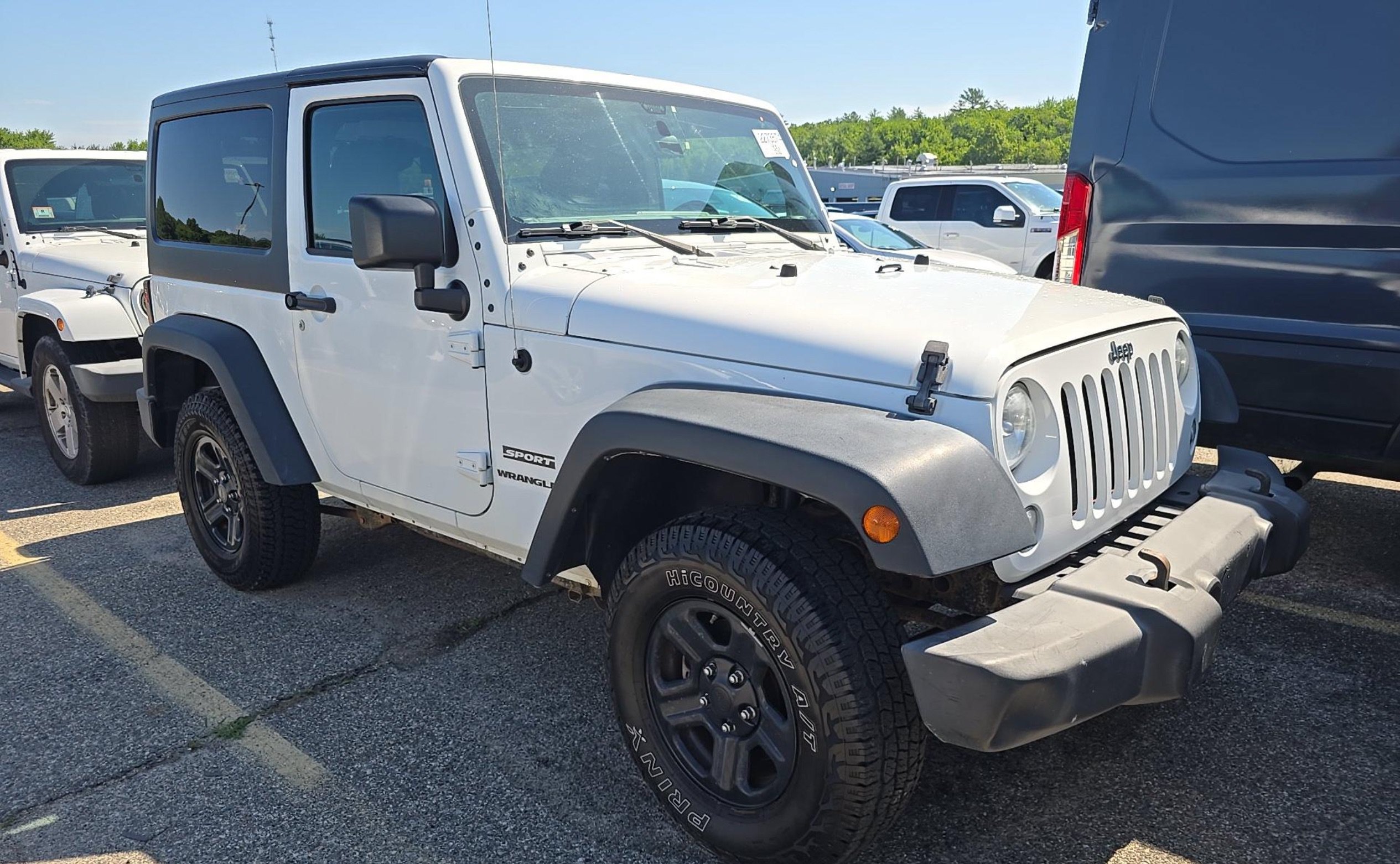 Used 2016 Jeep Wrangler Sport w/ Connectivity Group AWD/4WD image 3