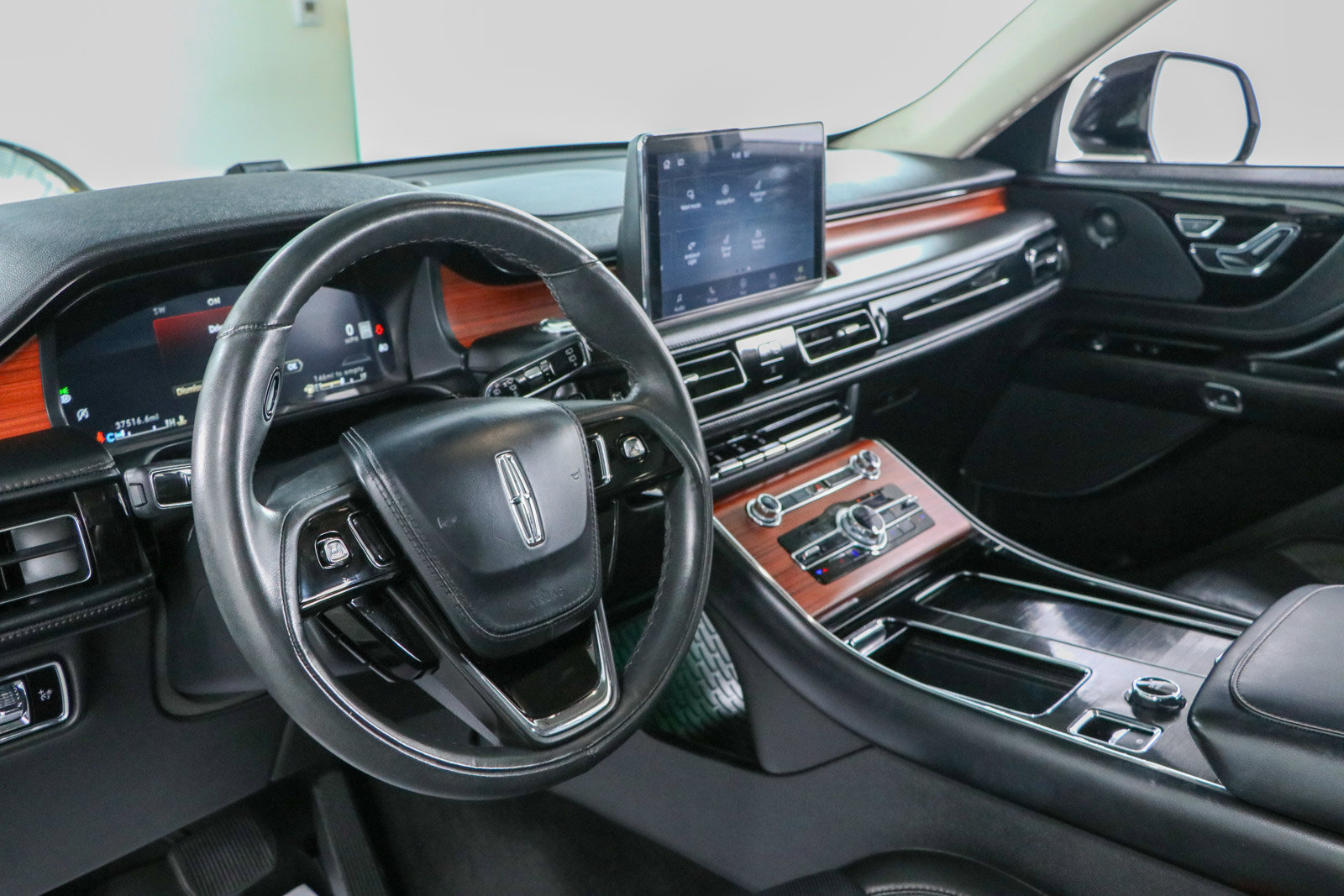 Used 2024 Lincoln Aviator Reserve w/ Jet Package RWD image 23