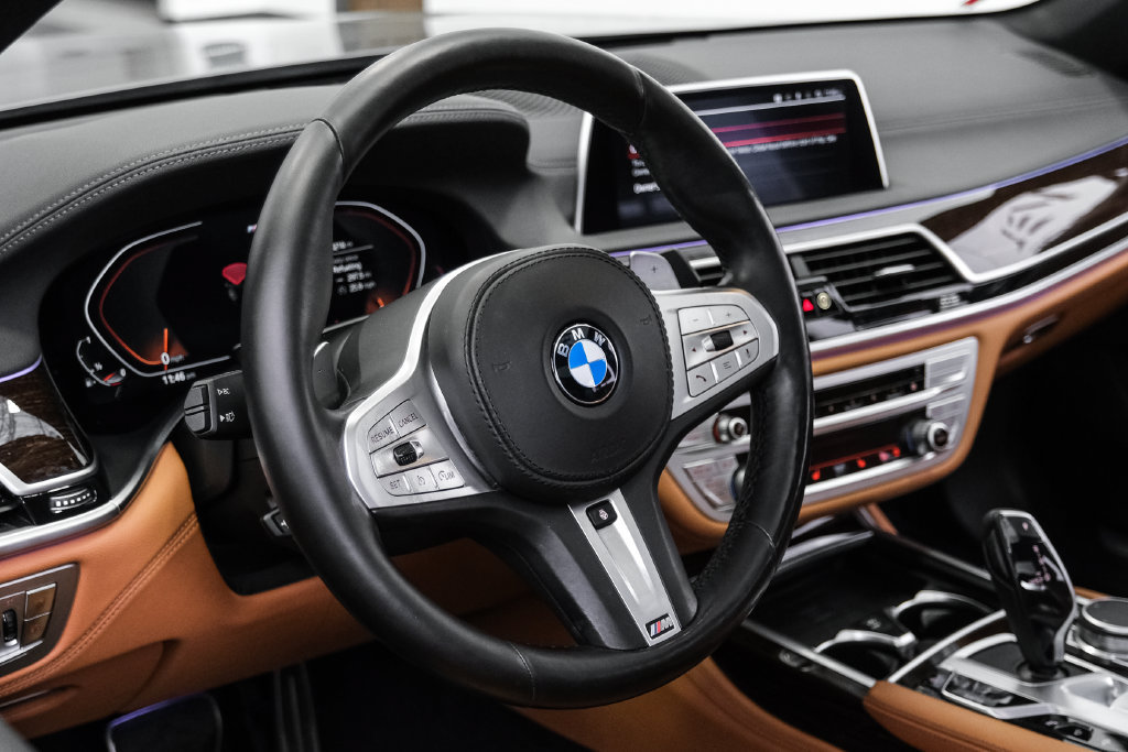 Used 2021 BMW 750i xDrive w/ M Sport Package AWD/4WD image 15