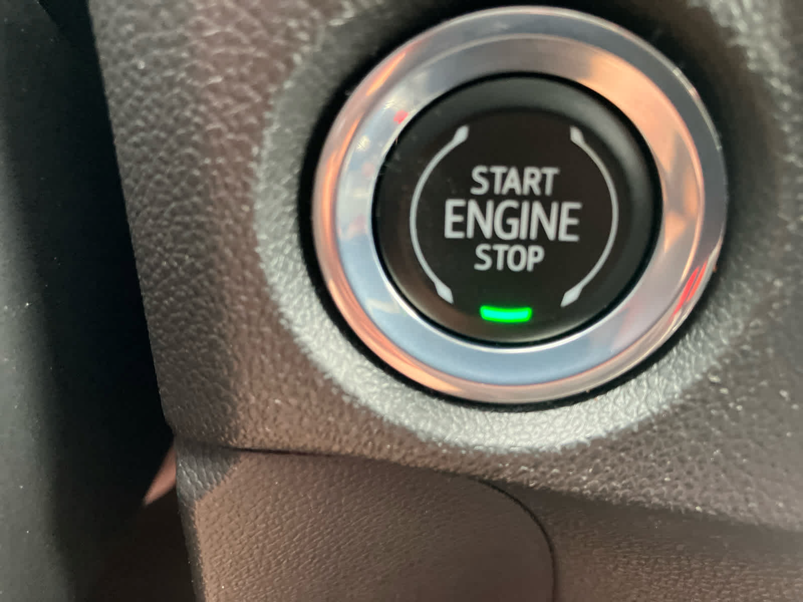 Used 2025 Buick Encore GX Avenir w/ Avenir Technology Package FWD image 23