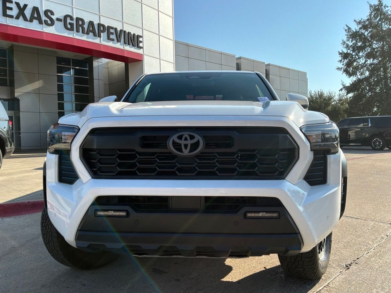 Used 2024 Toyota Tacoma TRD Off-Road w/ TRD Off Road Upgrade Package AWD/4WD image 3