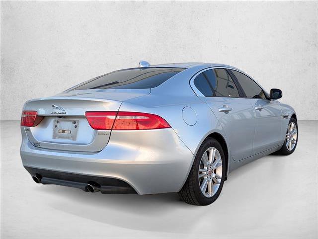 Used 2017 Jaguar XE Premium image 5