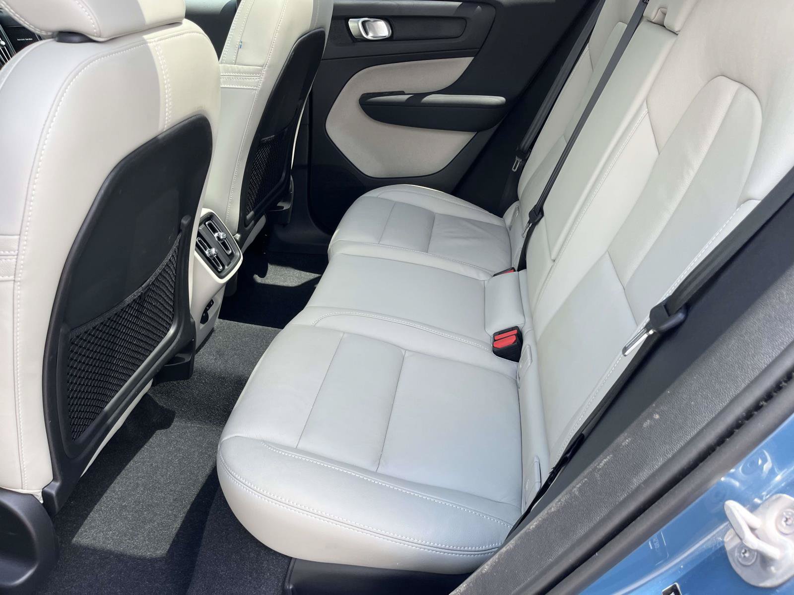 Certified 2024 Volvo XC40 B5 Plus w/ Protection Package Premier AWD/4WD image 15