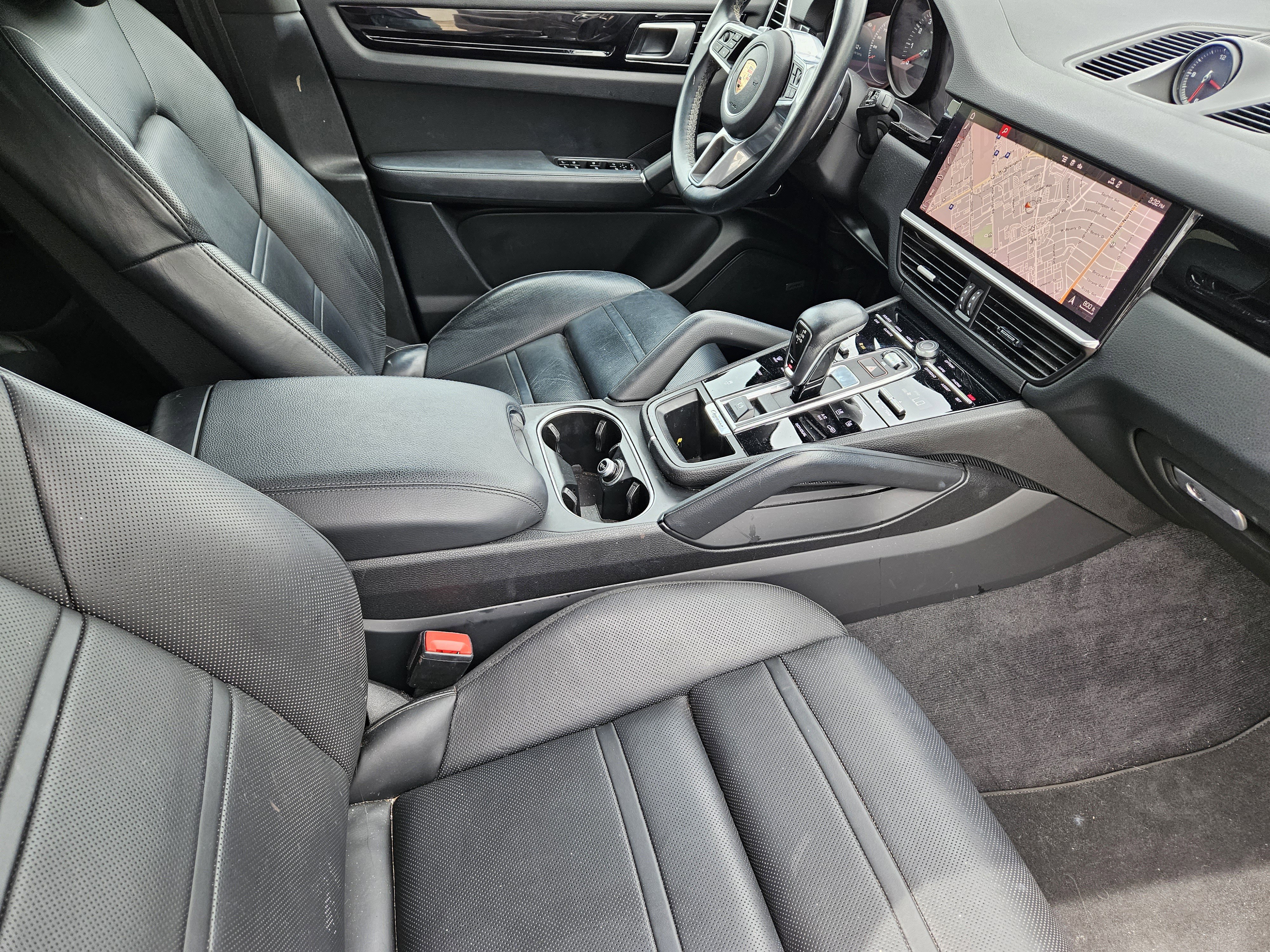 Used 2020 Porsche Cayenne image 21