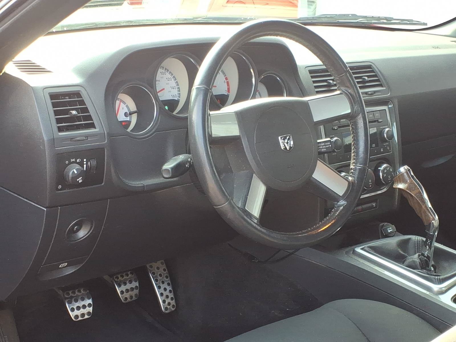 Used 2009 Dodge Challenger R/T RWD image 7