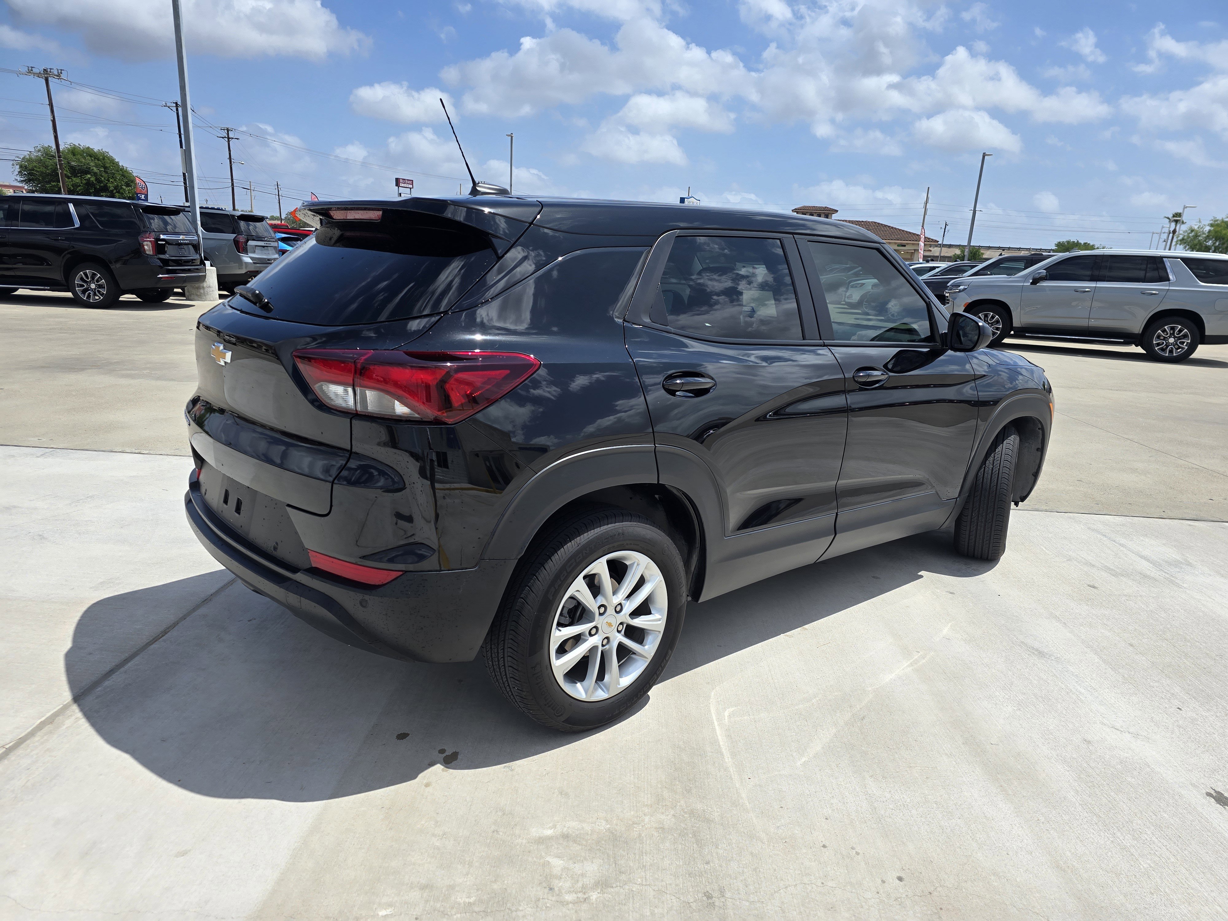 Used 2024 Chevrolet TrailBlazer LS w/ LS Convenience Package image 3