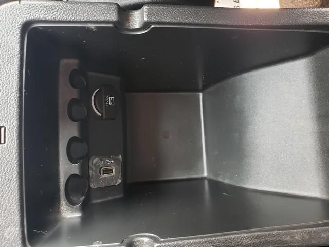 Used 2019 Jeep Cherokee Limited w/ Trailer Tow Group AWD/4WD image 32
