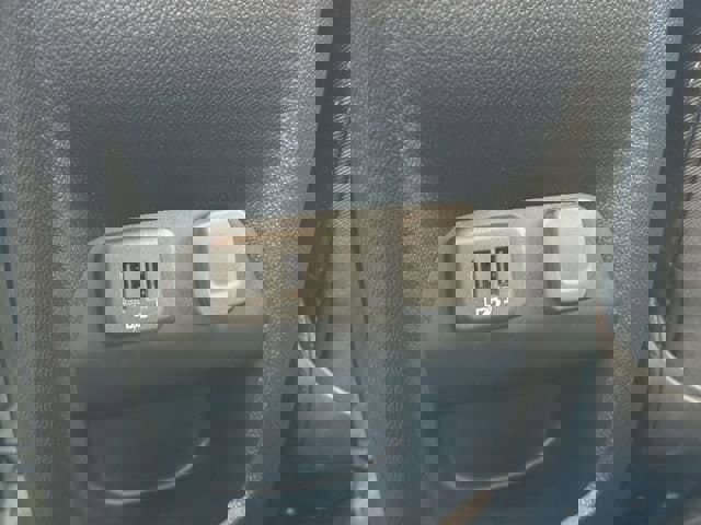 Used 2022 Chevrolet Colorado LT w/ Safety Package image 13