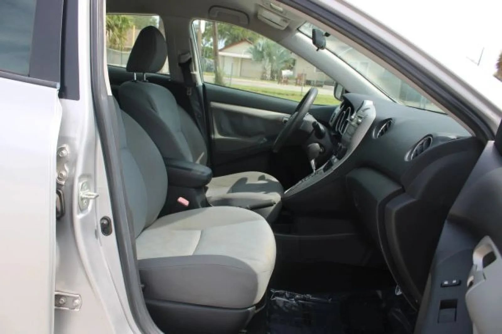 Used 2009 Toyota Matrix FWD image 24