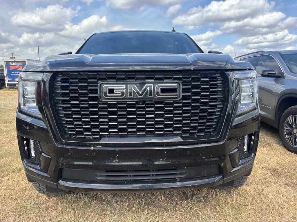 Used 2024 GMC Yukon SLT w/ SLT Premium Package AWD/4WD image 2
