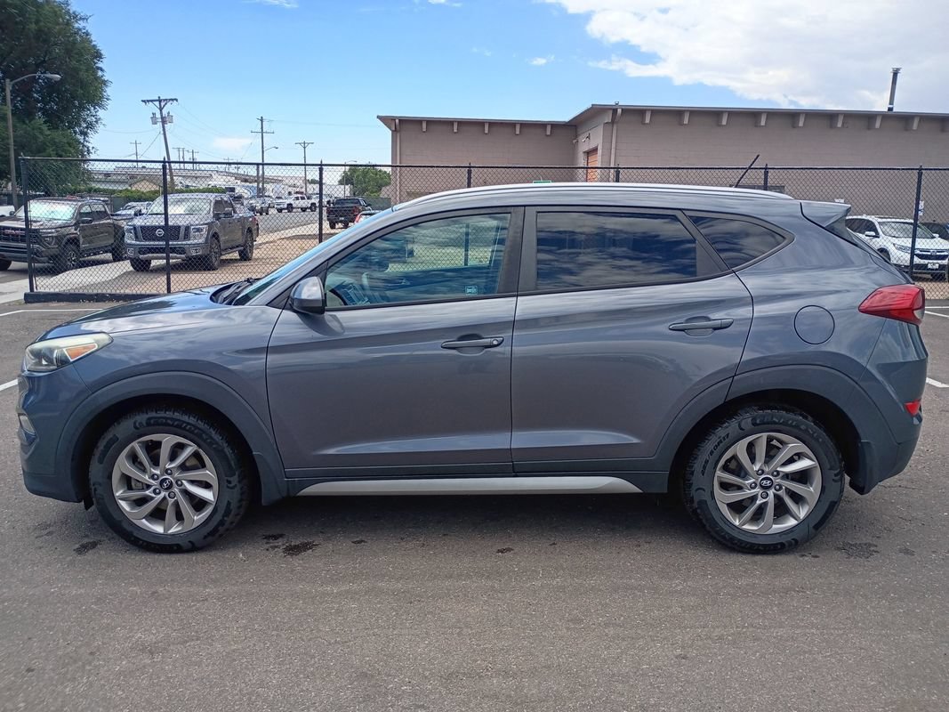 Used 2017 Hyundai Tucson SE w/ SE Popular Package 02 AWD/4WD image 4
