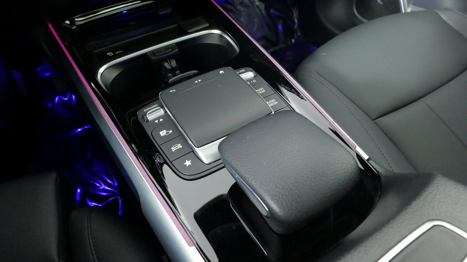 Used 2022 Mercedes-Benz EQB 300 4MATIC image 55