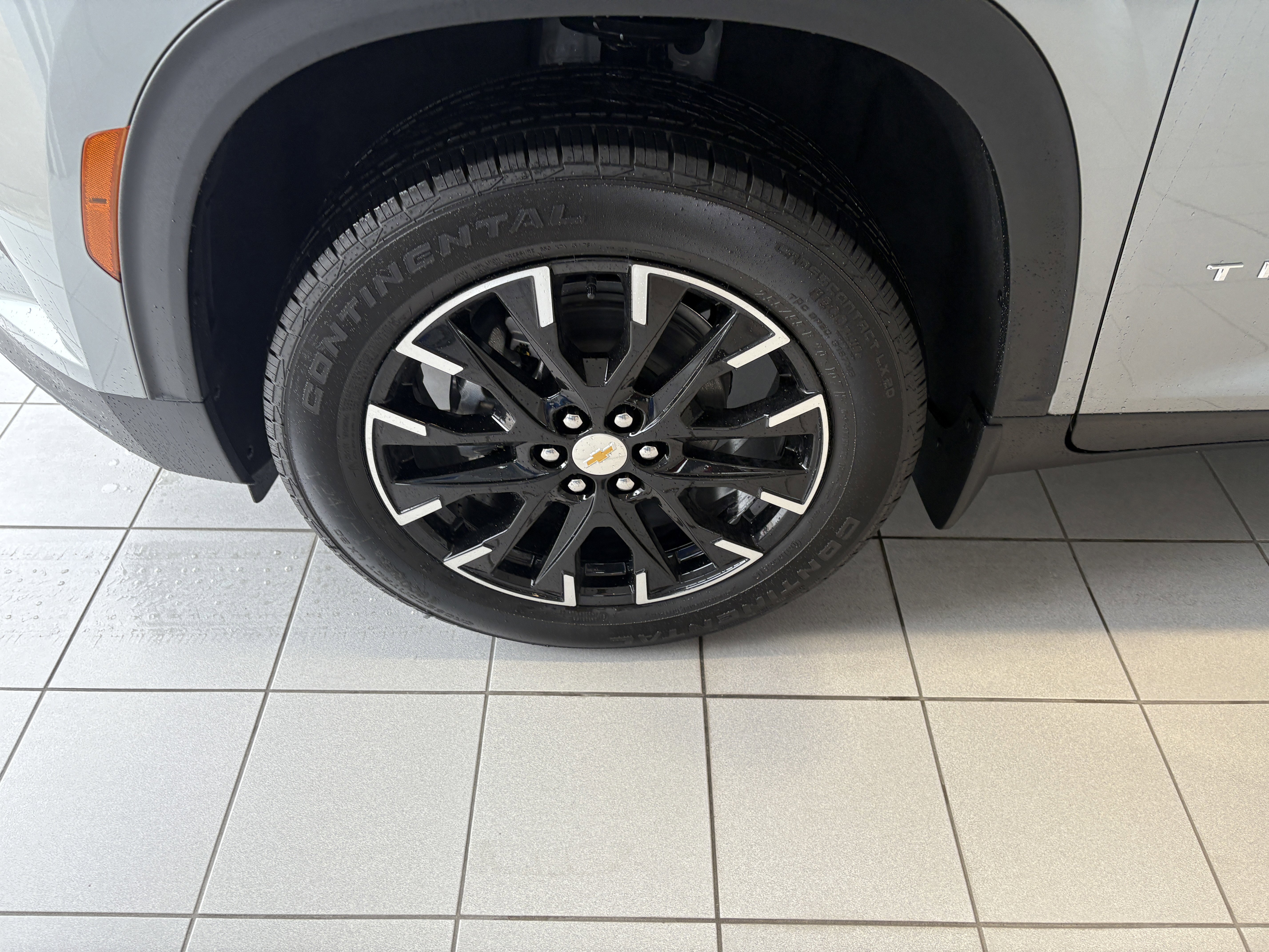 New 2026 Chevrolet Traverse LT w/ Sun and Wheel Package image 8
