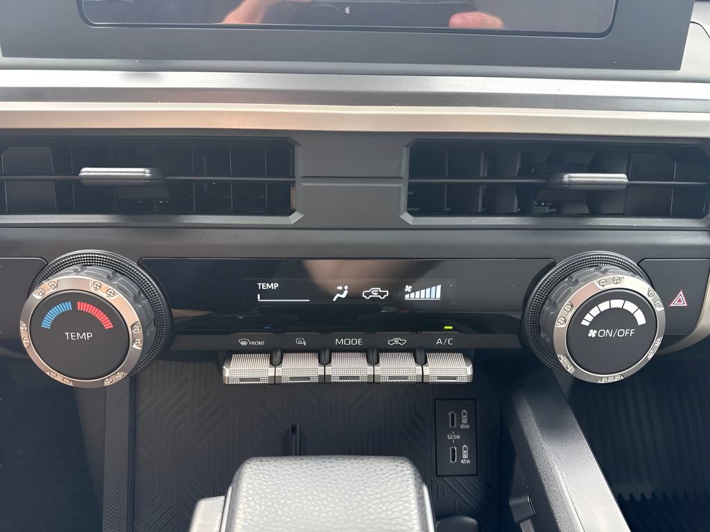 Used 2025 Toyota Tacoma SR5 AWD/4WD image 20