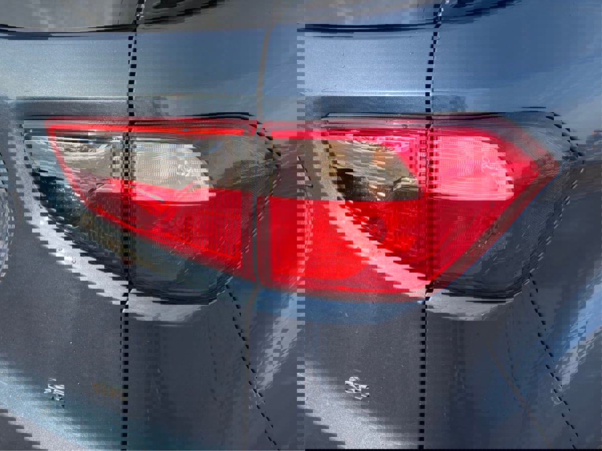 Used 2021 Ford EcoSport SE w/ SE Convenience Package image 28