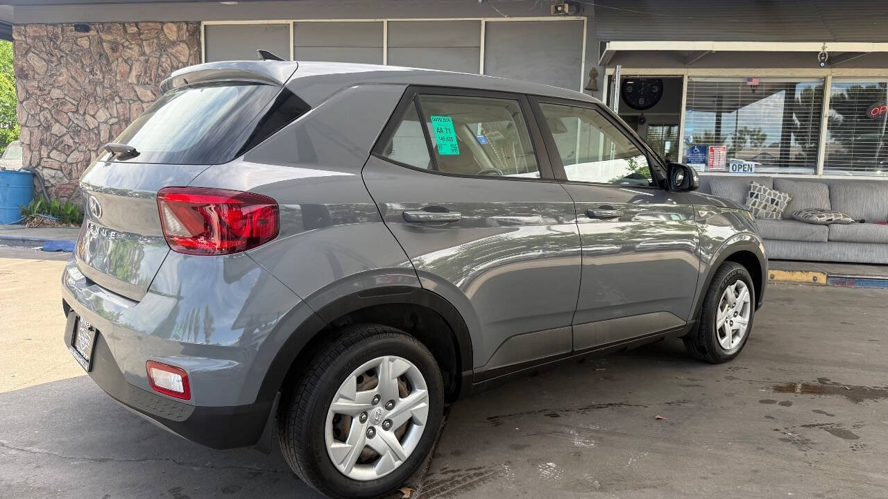 Used 2020 Hyundai Venue SE FWD image 20