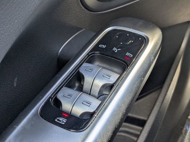 Used 2025 Mercedes-Benz C 300 Sedan image 26