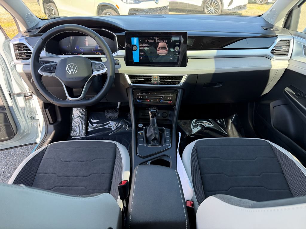 New 2026 Volkswagen Taos SE image 25