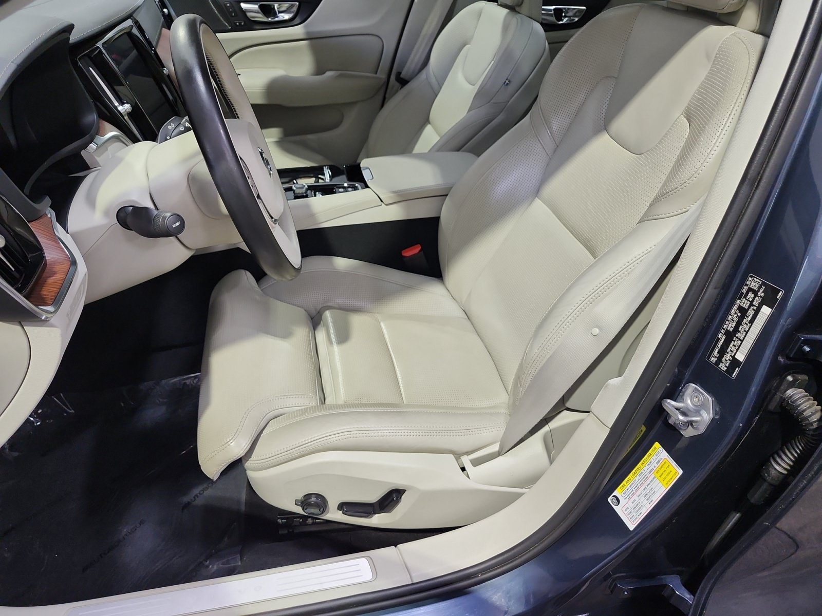 Used 2019 Volvo S60 T8 Inscription AWD/4WD image 10