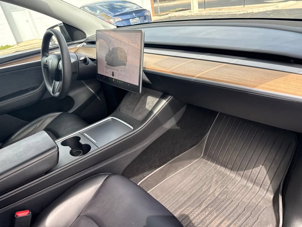 Used 2024 Tesla Model Y Long Range AWD/4WD image 23