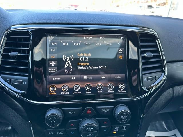 Used 2021 Jeep Grand Cherokee Laredo X image 31